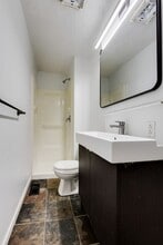 955 E Warrington Ave in Pittsburgh, PA - Building Photo - Building Photo