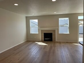 13898 N Apex Way in Hayden, ID - Building Photo - Building Photo