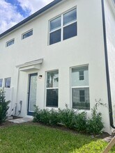 6081 Carre Wy in Greenacres, FL - Building Photo - Building Photo
