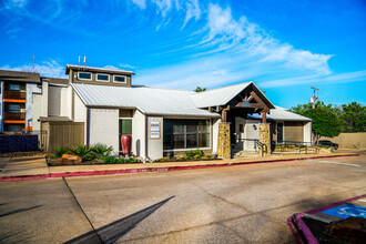 The Landry in Arlington, TX - Building Photo - Building Photo