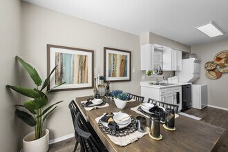 The Halston in College Station, TX - Building Photo - Building Photo