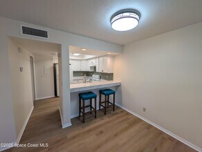 3112-3121 Sir Hamilton Cir in Titusville, FL - Building Photo - Building Photo