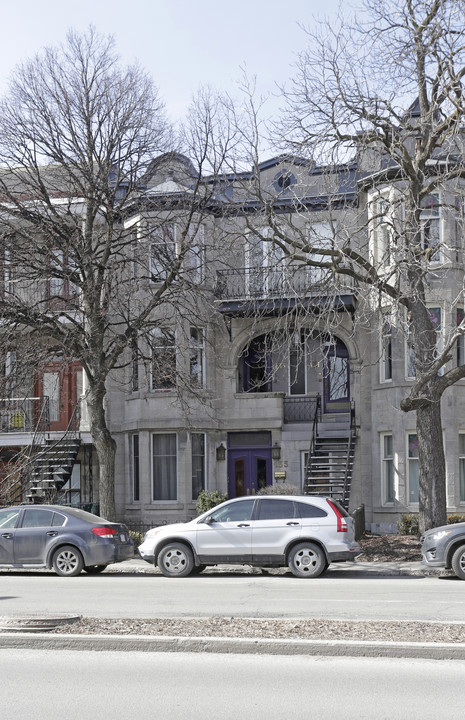 135-139 Saint-Joseph O in Montréal, QC - Building Photo