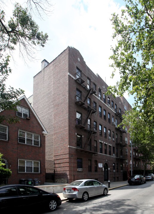 34-16 93rd St in Jackson Heights, NY - Building Photo