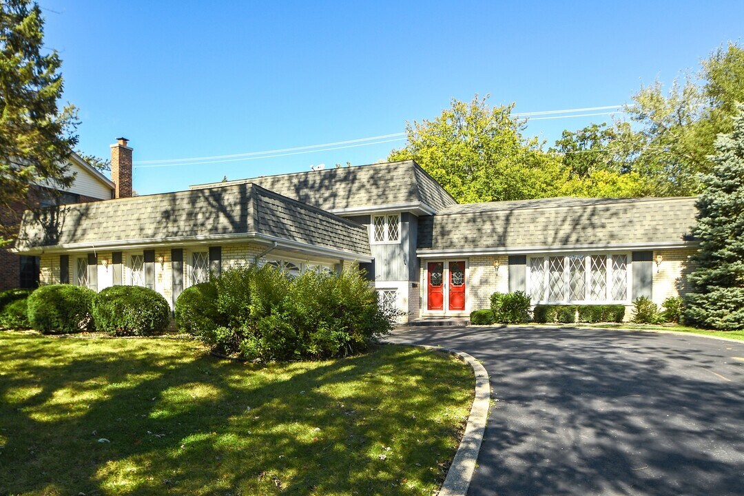 7440 W Manitoba Dr in Palos Heights, IL - Building Photo