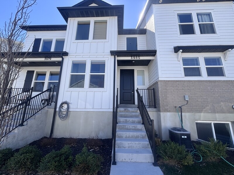 3985 W 1960 N in Lehi, UT - Building Photo