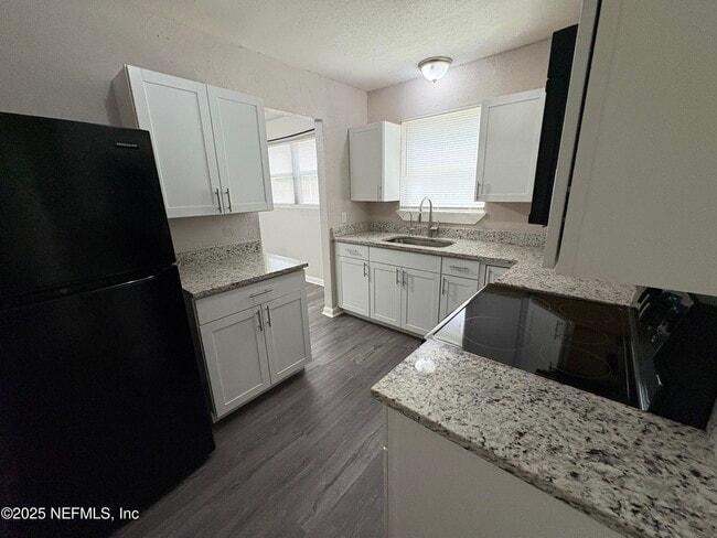 7040 Arques Rd in Jacksonville, FL - Building Photo - Building Photo