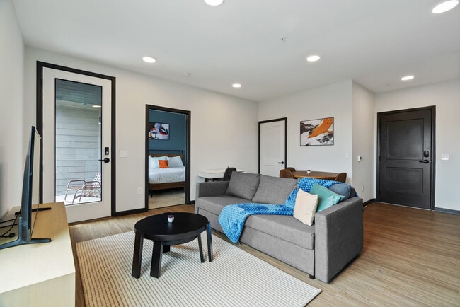 423 E Michigan St