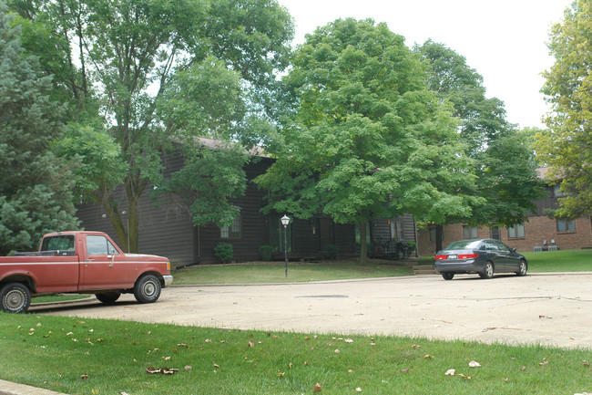 Kingston Apartments in Peoria, IL - Building Photo - Building Photo