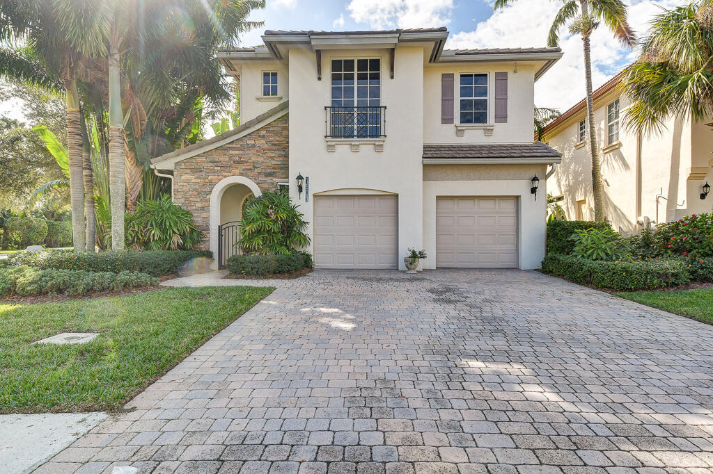 1903 Flower Dr in Palm Beach Gardens, FL - Building Photo
