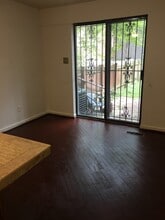 737 McHenry St in Baltimore, MD - Building Photo - Building Photo