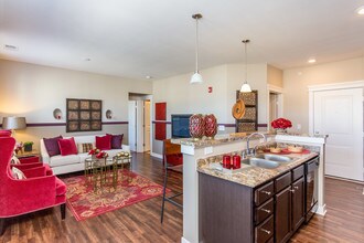 The Hamilton Luxury Apartments in Fishers, IN - Foto de edificio - Building Photo