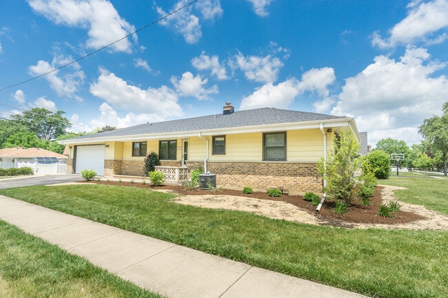 350 Home Ave in Itasca, IL - Building Photo - Building Photo