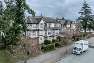 6736 Southpoint Dr in Burnaby, BC - Building Photo