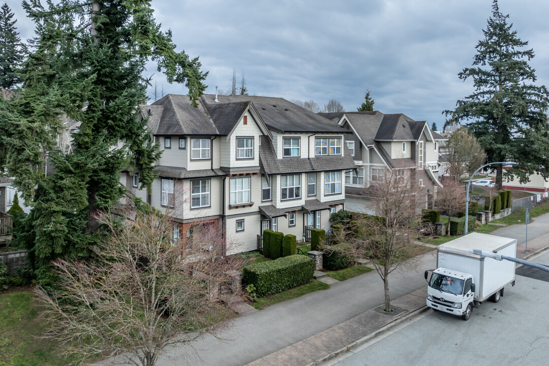 6736 Southpoint Dr in Burnaby, BC - Building Photo