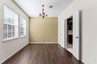 13310 Cypress Palms Court in Cypress, TX - Foto de edificio - Building Photo