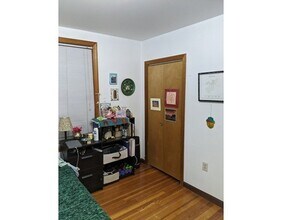 48 Litchfield St, Unit 2 in Boston, MA - Foto de edificio - Building Photo