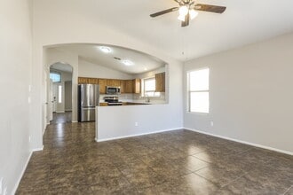 21103 N Danielle Ave in Maricopa, AZ - Foto de edificio - Building Photo