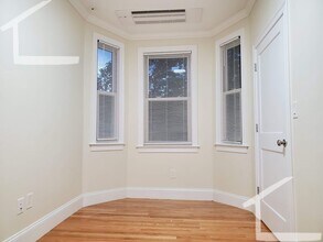 14 Harris St in Brookline, MA - Building Photo - Building Photo