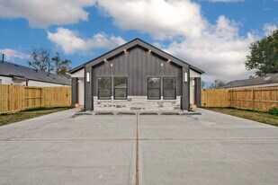 7811 Sandra St in Houston, TX - Building Photo