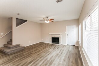 2509 Brooke Trail in Carrollton, TX - Foto de edificio - Building Photo