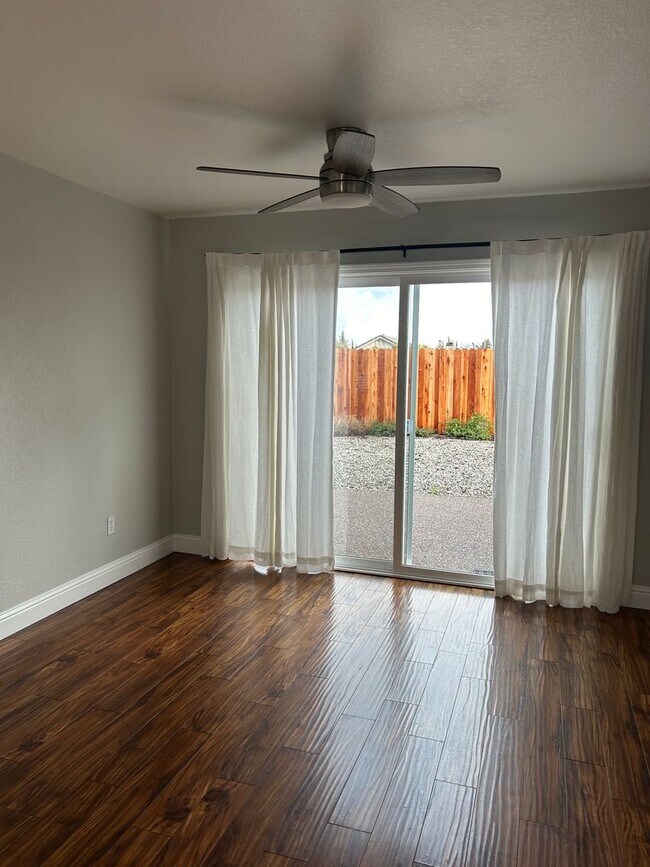 869 Sage Dr in Vacaville, CA - Building Photo - Building Photo