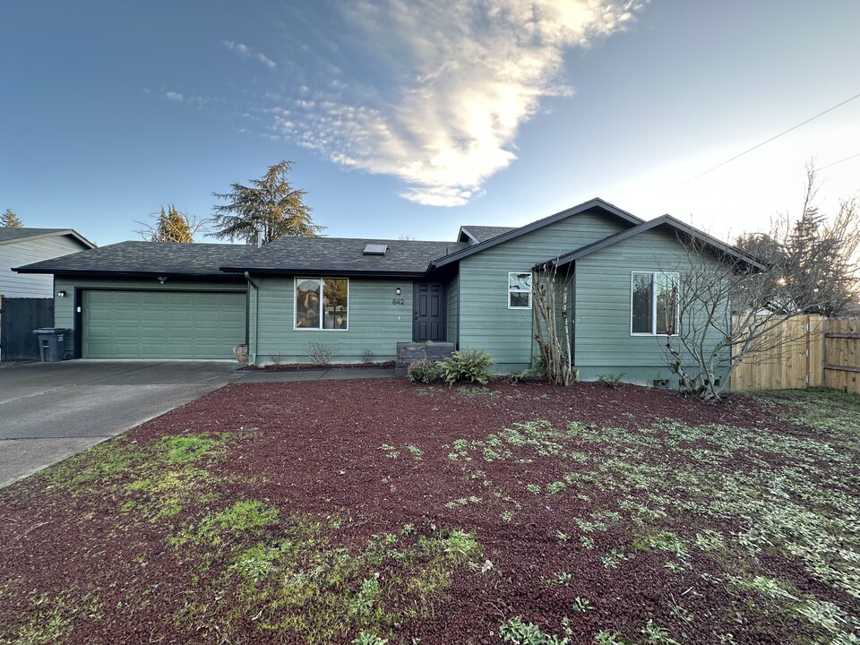 842 Lockhaven Dr N in Keizer, OR - Building Photo