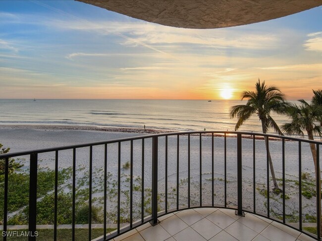 property at 3115 Gulf Shore Blvd N
