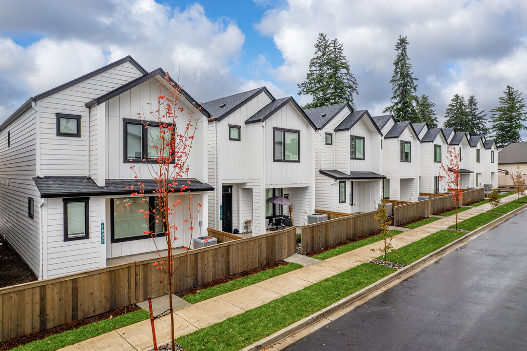 Grove at 162nd in Vancouver, WA - Building Photo