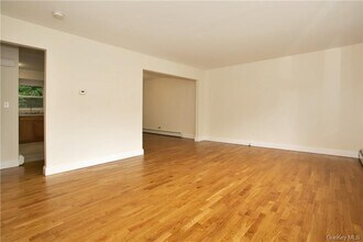 31 Margaret Keahon Dr in Pearl River, NY - Building Photo - Building Photo
