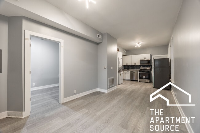 1333 W Walton St, Unit 2r