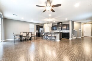 8750 Cerrito Canyon Ct in Las Vegas, NV - Building Photo