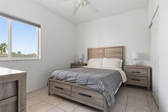 7765 Yardley Dr in Tamarac, FL - Building Photo - Building Photo