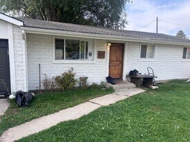 1673 W Victory Rd in Boise, ID - Building Photo