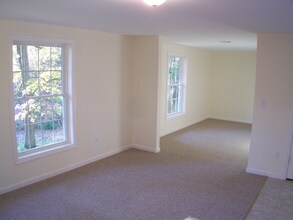 4 Jessica Ln-Unit -4a in Hudson, NH - Building Photo - Building Photo