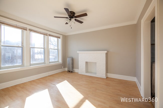 2416 W Fargo Ave in Chicago, IL - Building Photo - Building Photo