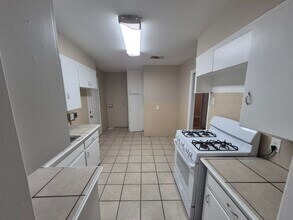 5403 Avenue B in Lubbock, TX - Building Photo - Building Photo