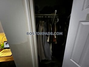 12 Shepherd Ave, Unit 1 in Boston, MA - Foto de edificio - Building Photo