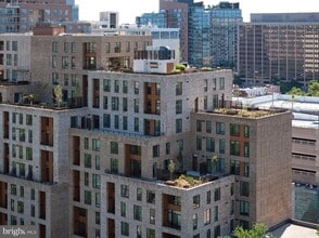4909 Auburn Ave in Bethesda, MD - Foto de edificio - Building Photo