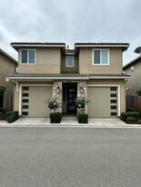 3616 Highclere Way in Clovis, CA - Building Photo