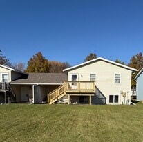 1018 Castlewood Dr in Brookings, SD - Building Photo