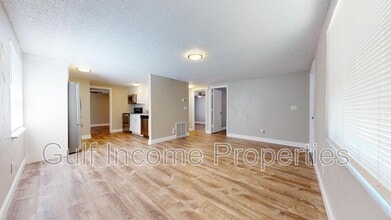 2515 30th Ave Dr E in Bradenton, FL - Building Photo - Building Photo