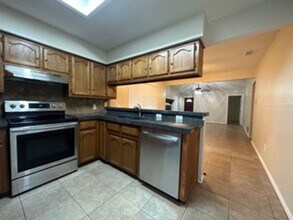 5812 Falconcrest Dr in Arlington, TX - Building Photo - Building Photo