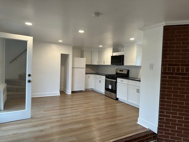 property at 313 Walnut St