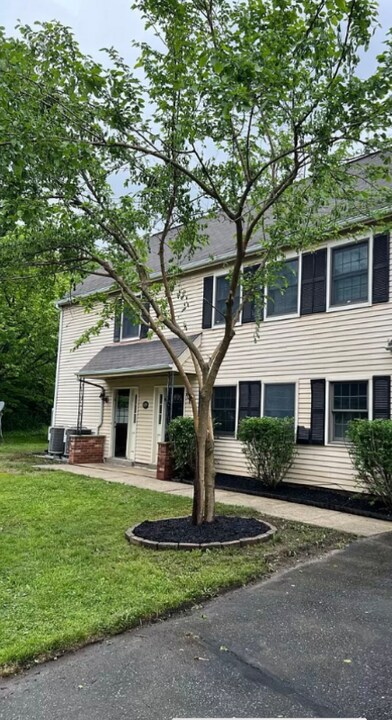 108 Willow Turn in Mount Laurel, NJ - Building Photo