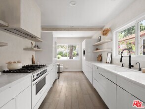 3434 Oak Glen Dr in Los Angeles, CA - Building Photo - Building Photo