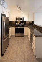 7 Lorraine Dr in Toronto, ON - Building Photo - Building Photo