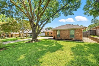 2707 Edinboro Dr in Arlington, TX - Foto de edificio - Building Photo