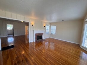 21 Orange Dr in Salinas, CA - Building Photo - Building Photo