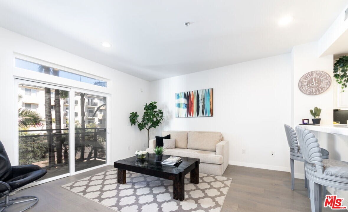 13200 Pacific Promenade in Los Angeles, CA - Building Photo